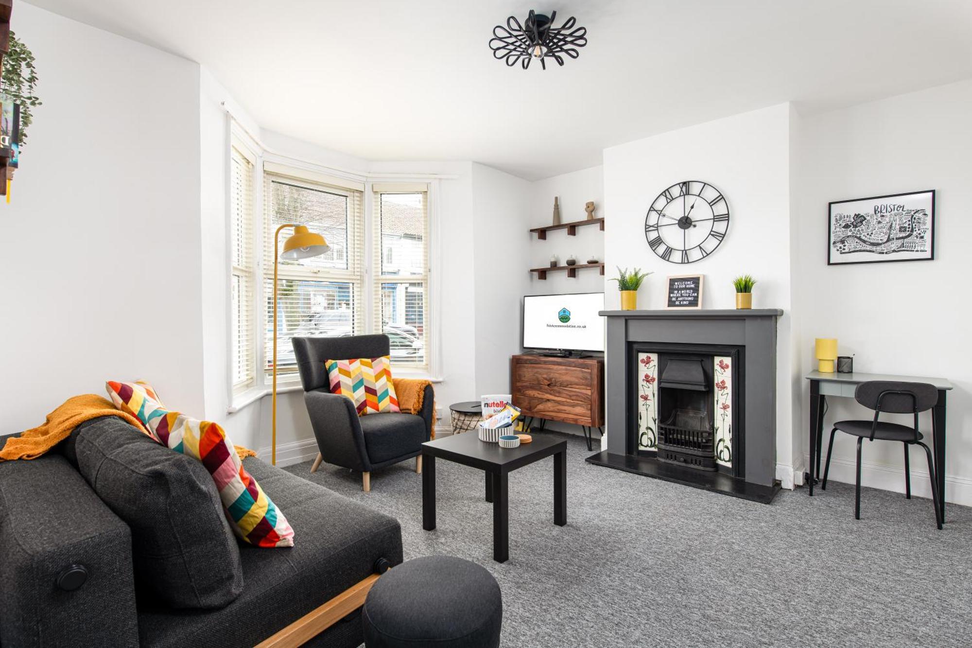 Extended Stays-parking-sleeps5-by Fabaccommodation * Bristol